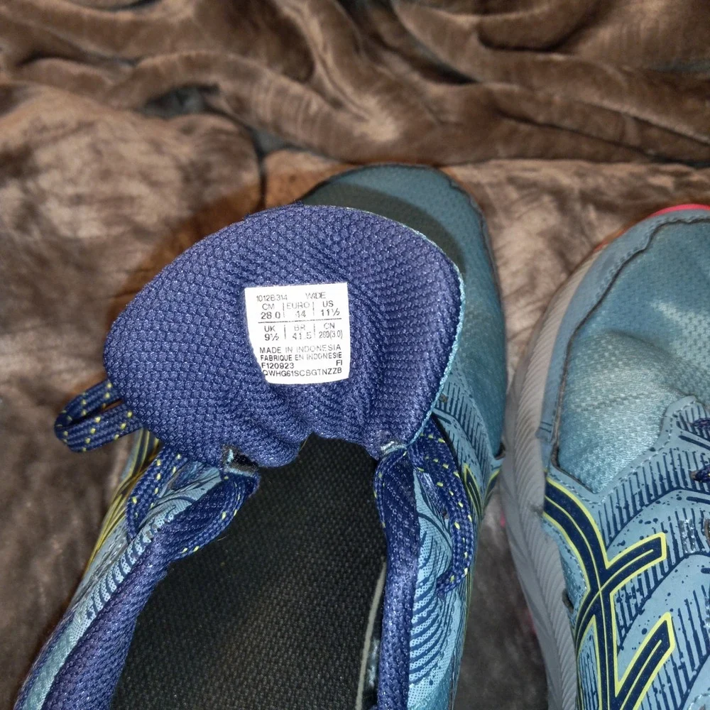 ASICS Gel Venture 11 1/2 Running Shoes 